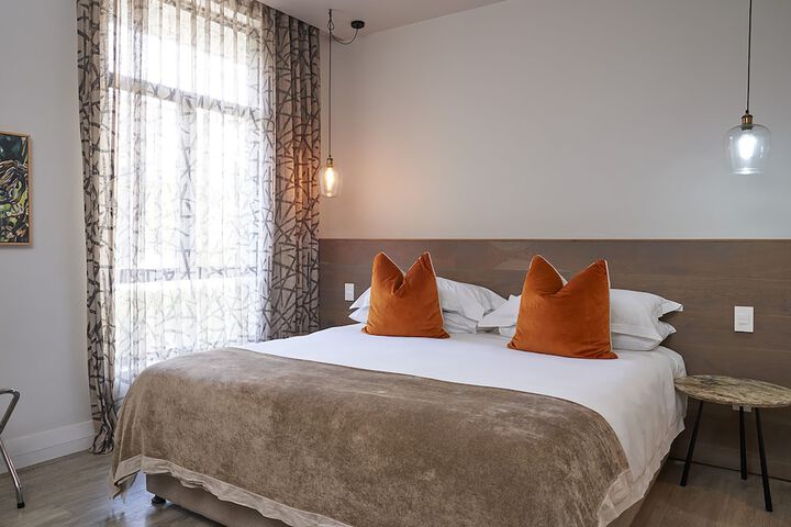 Room 4 of 37