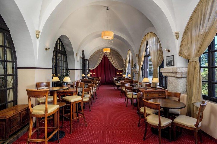 Dining 87 of 120