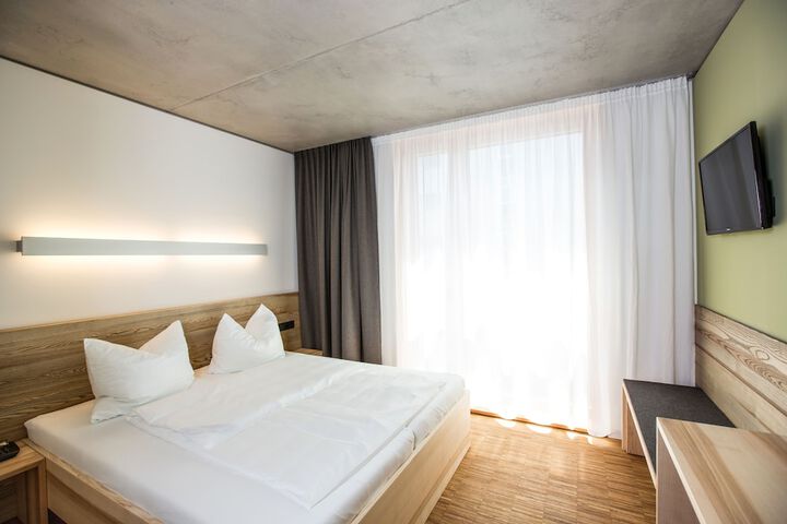 Room 12 of 44