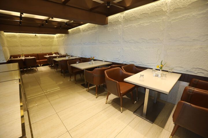 Dining 48 of 78