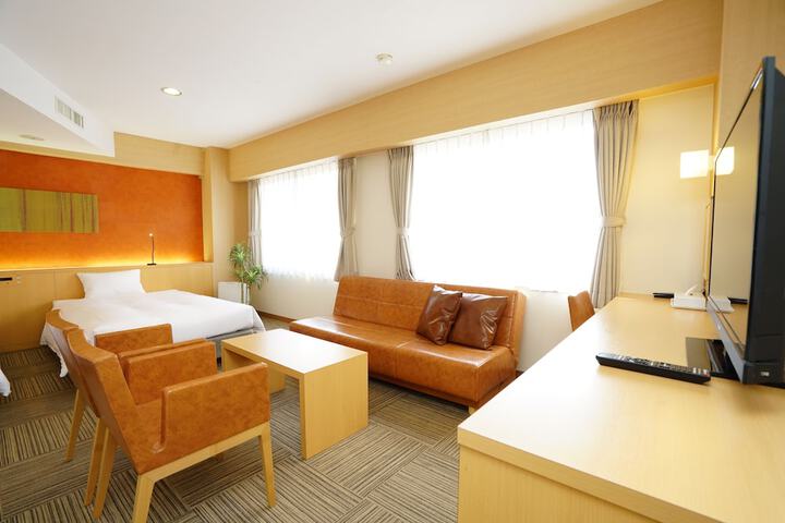 Room 28 of 109