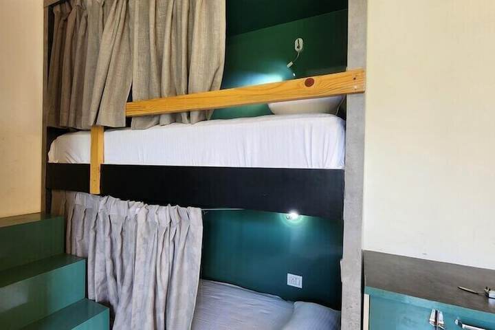 Room 15 of 34
