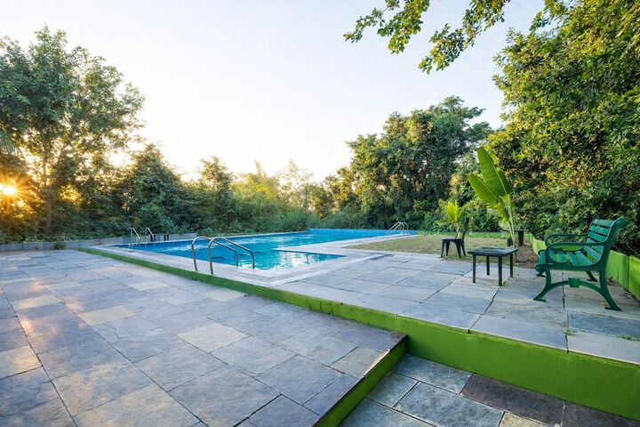 Pool 73 of 122