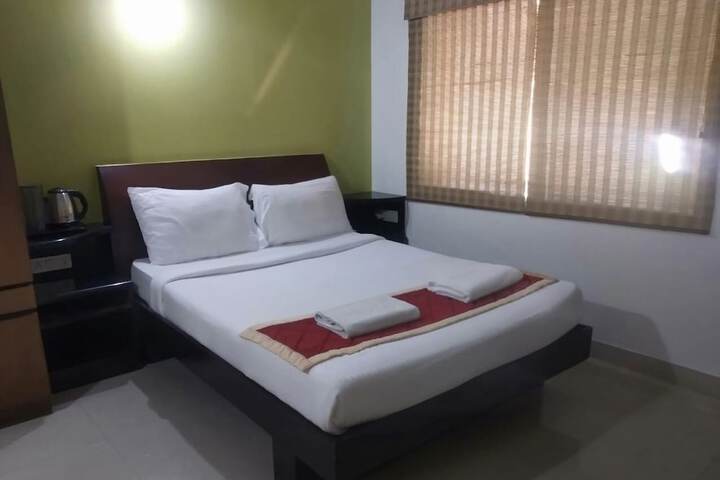 Room 9 of 17