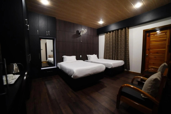Room 5 of 14