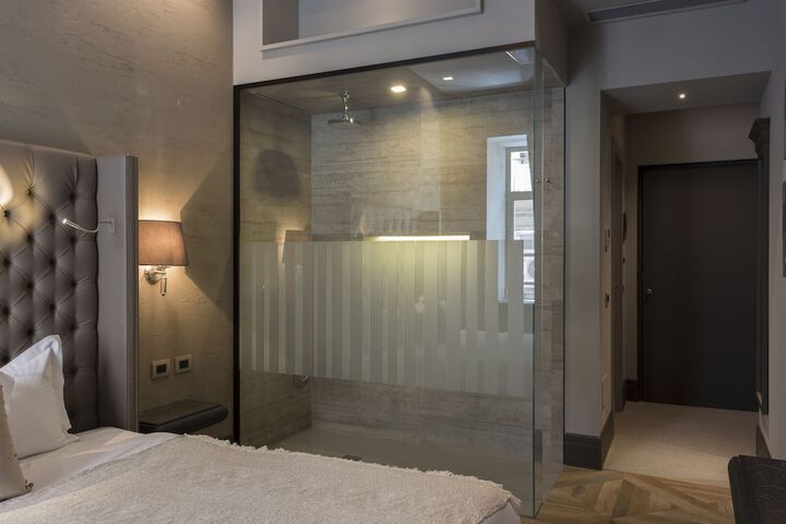 Room 15 of 52