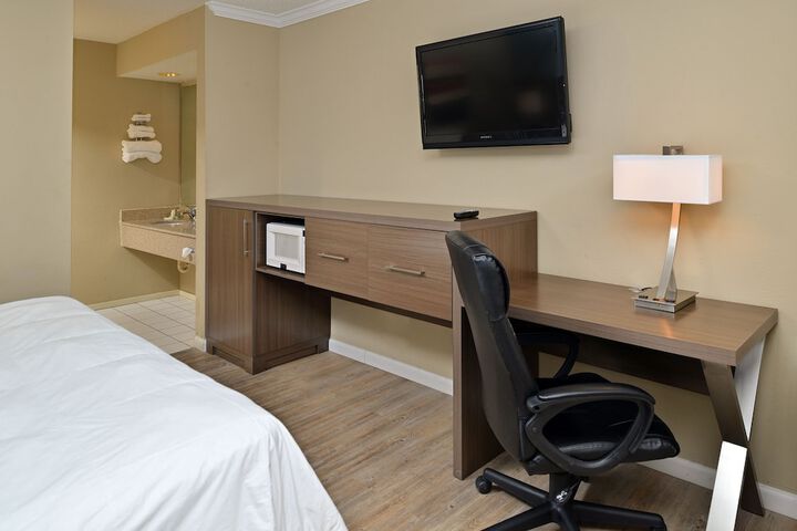 Room 10 of 42