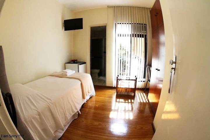Room 9 of 40