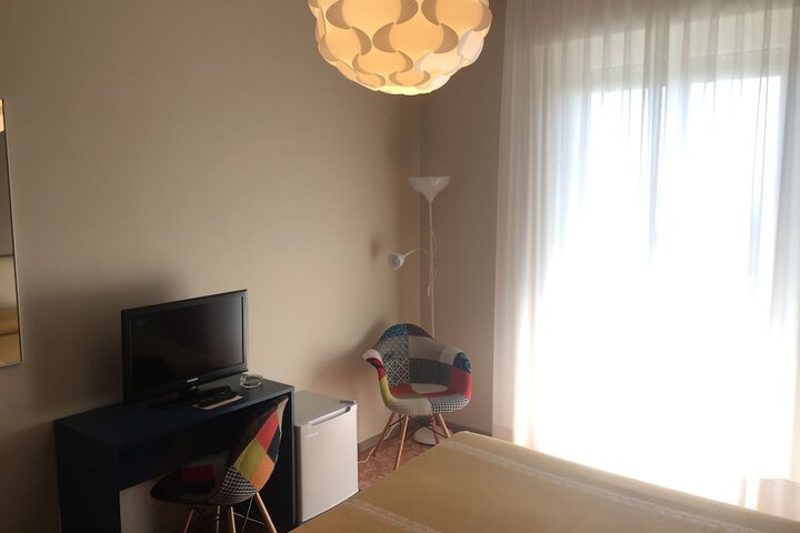 Room 8 of 68