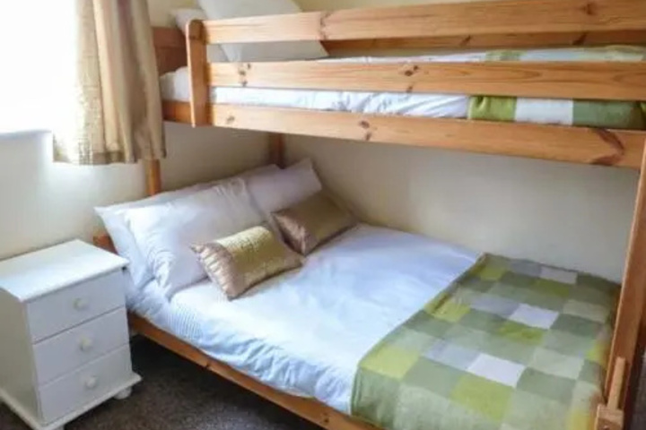Room 2 of 2