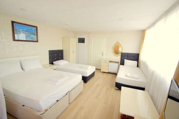 Room 4 of 11