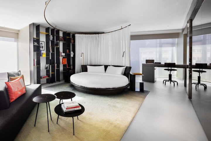Room 33 of 313