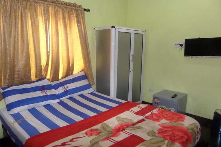 Room 6 of 31