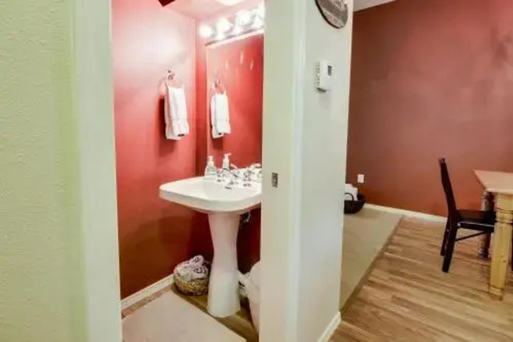 Room 5 of 14