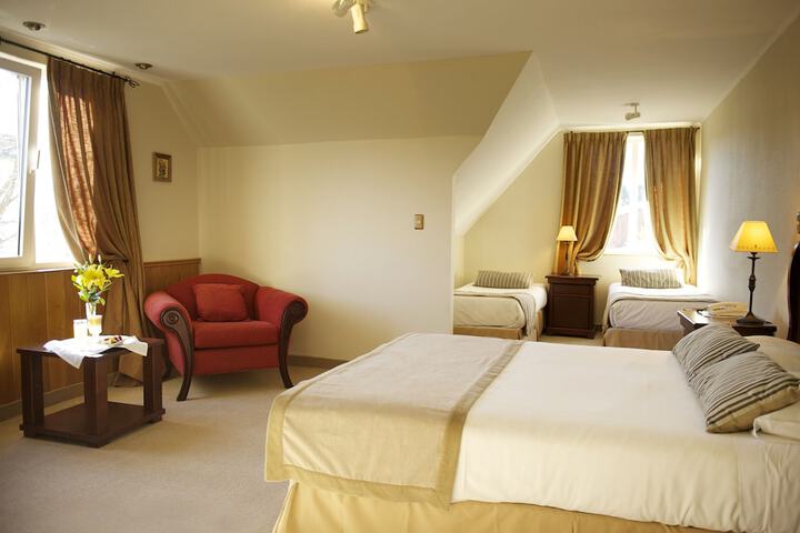 Room 9 of 38