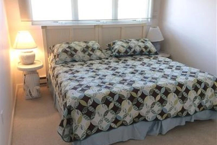 Room 4 of 11