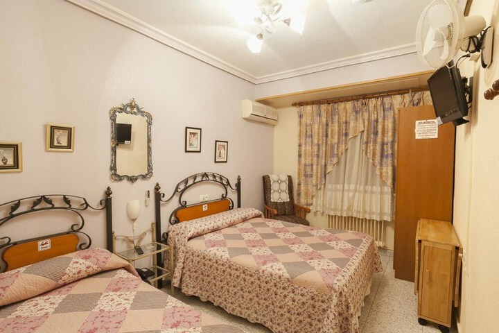Room 13 of 23