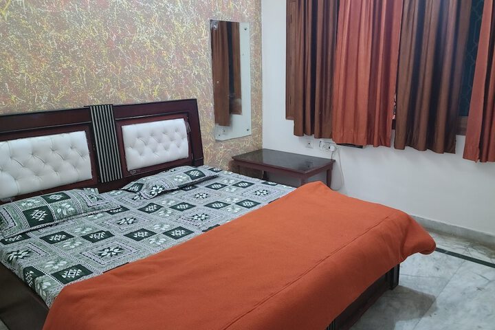 Room 4 of 22