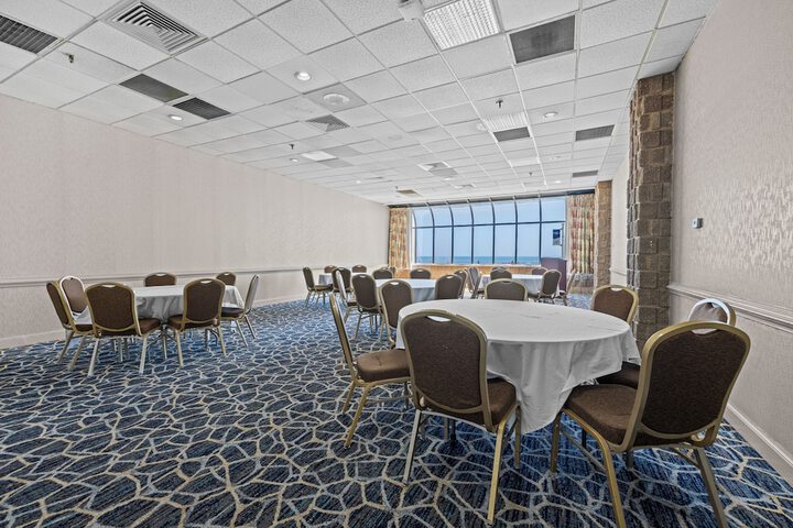 Ballroom/Hall 29 of 35