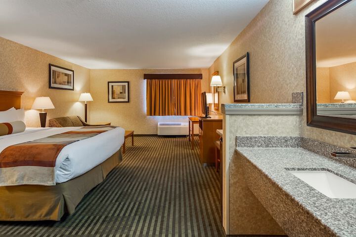 Room 6 of 35
