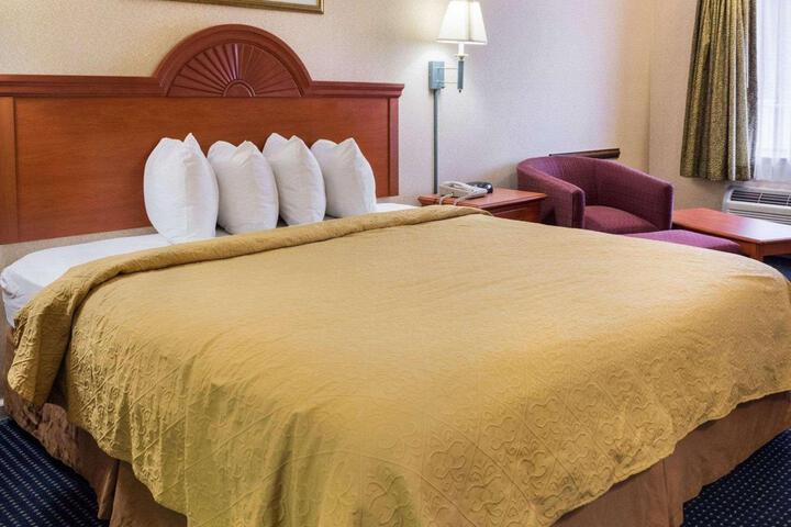 1 King Bed (7 of 14)