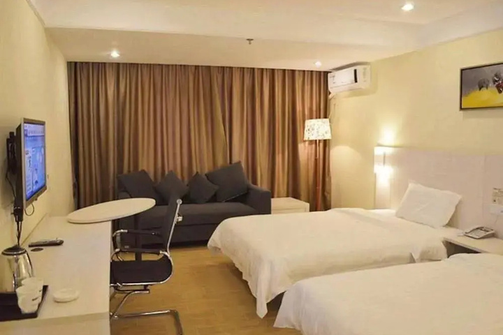 Room 5 of 14
