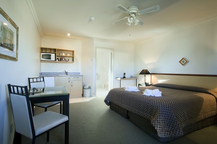 Room 11 of 37