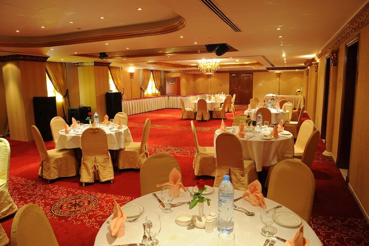 Ballroom/Hall 68 of 75