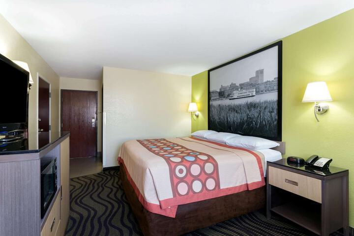 1 King Bed (1 of 7)