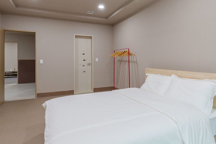 Room 14 of 125