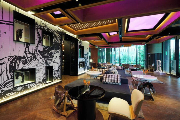 Lounge 150 of 194