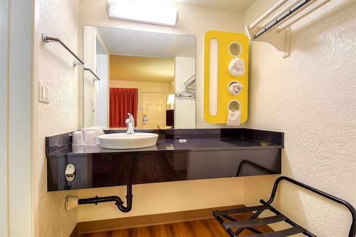Room 11 of 26