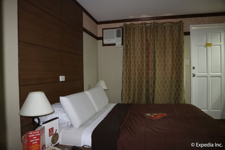Room 4 of 17