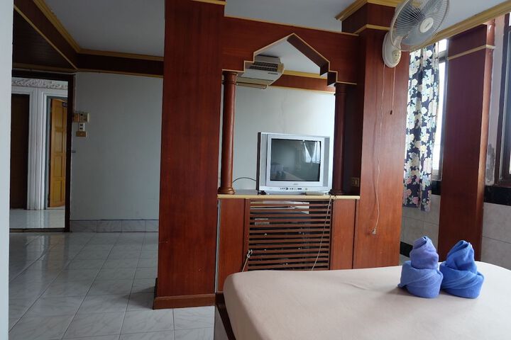 Room 14 of 20