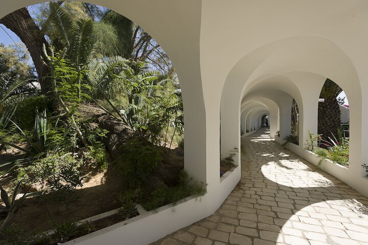 Hotel Exterior 80 of 88