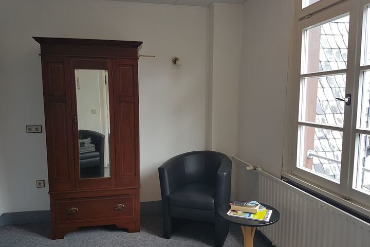 Room 26 of 61
