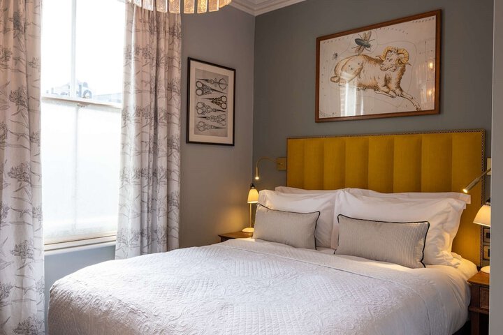 Room 2 of 21
