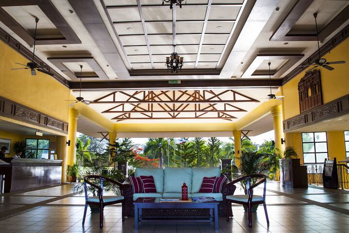 Entrance & Lobby