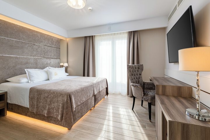 Room 4 of 53