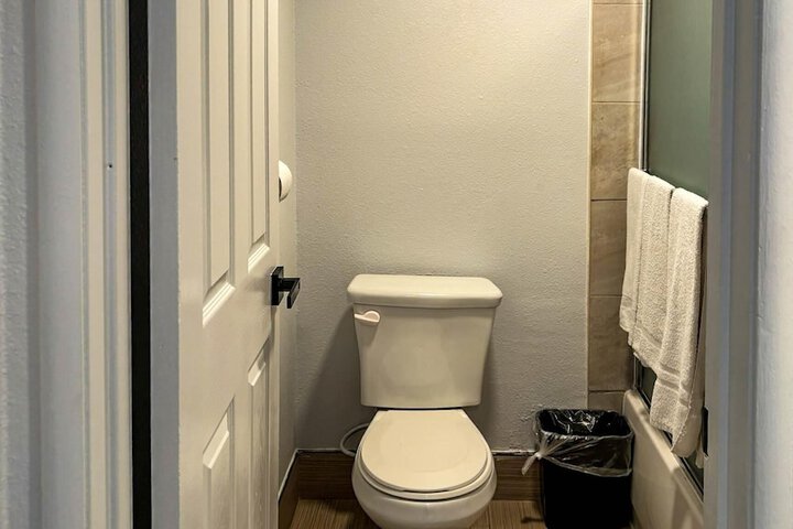 Room 34 of 38