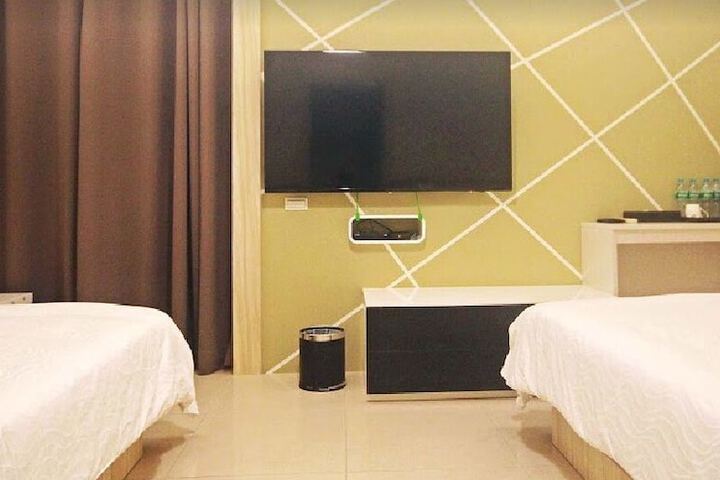 Room 7 of 15