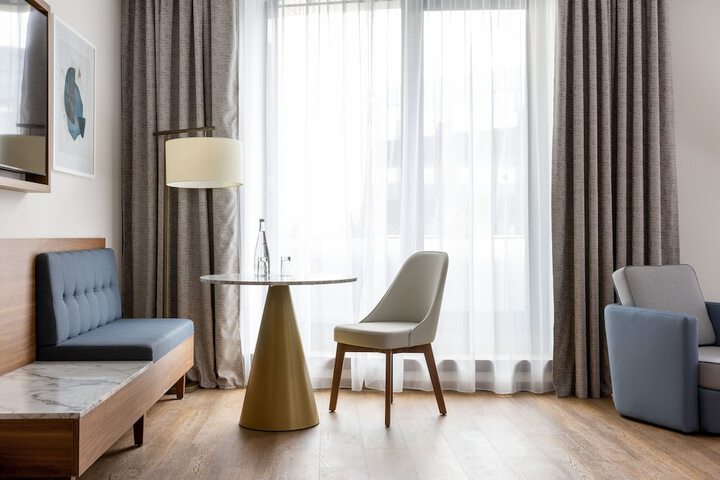 Room 25 of 60