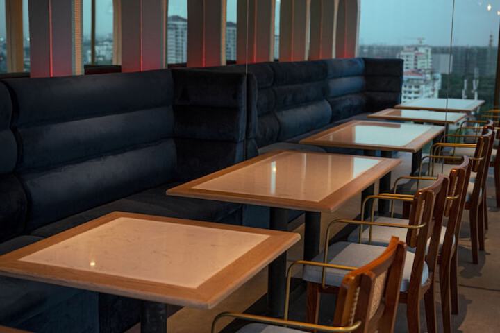 Lounge 57 of 63