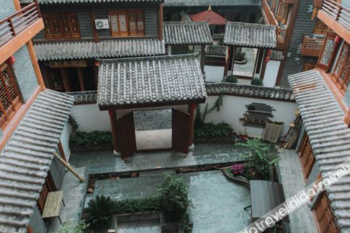 Puer SongFeng Roadhouse
