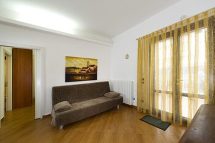 Room 23 of 35