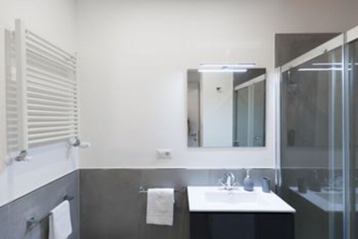 Room 2 of 18