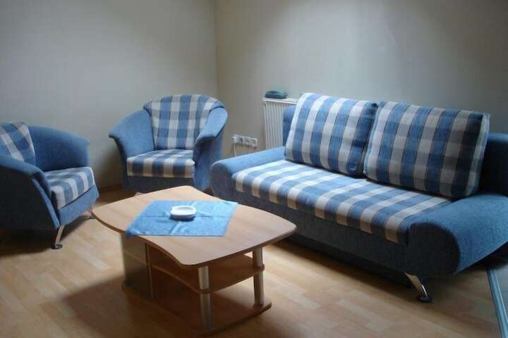 Room 13 of 37