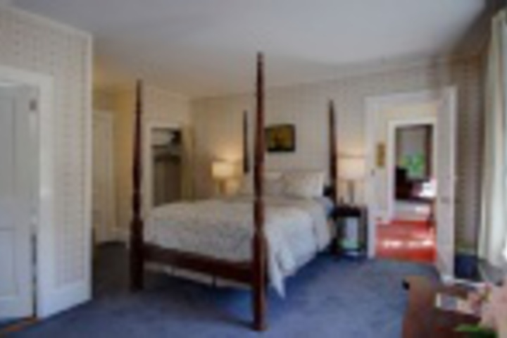 Room 65 of 408