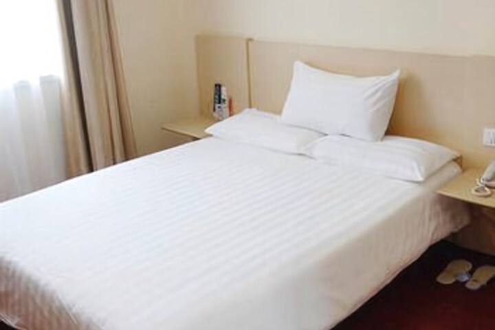 Room 8 of 8