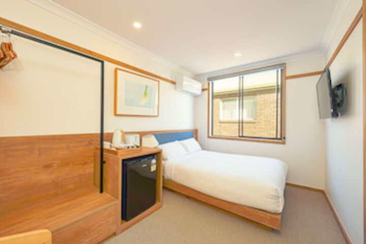 Room 25 of 111